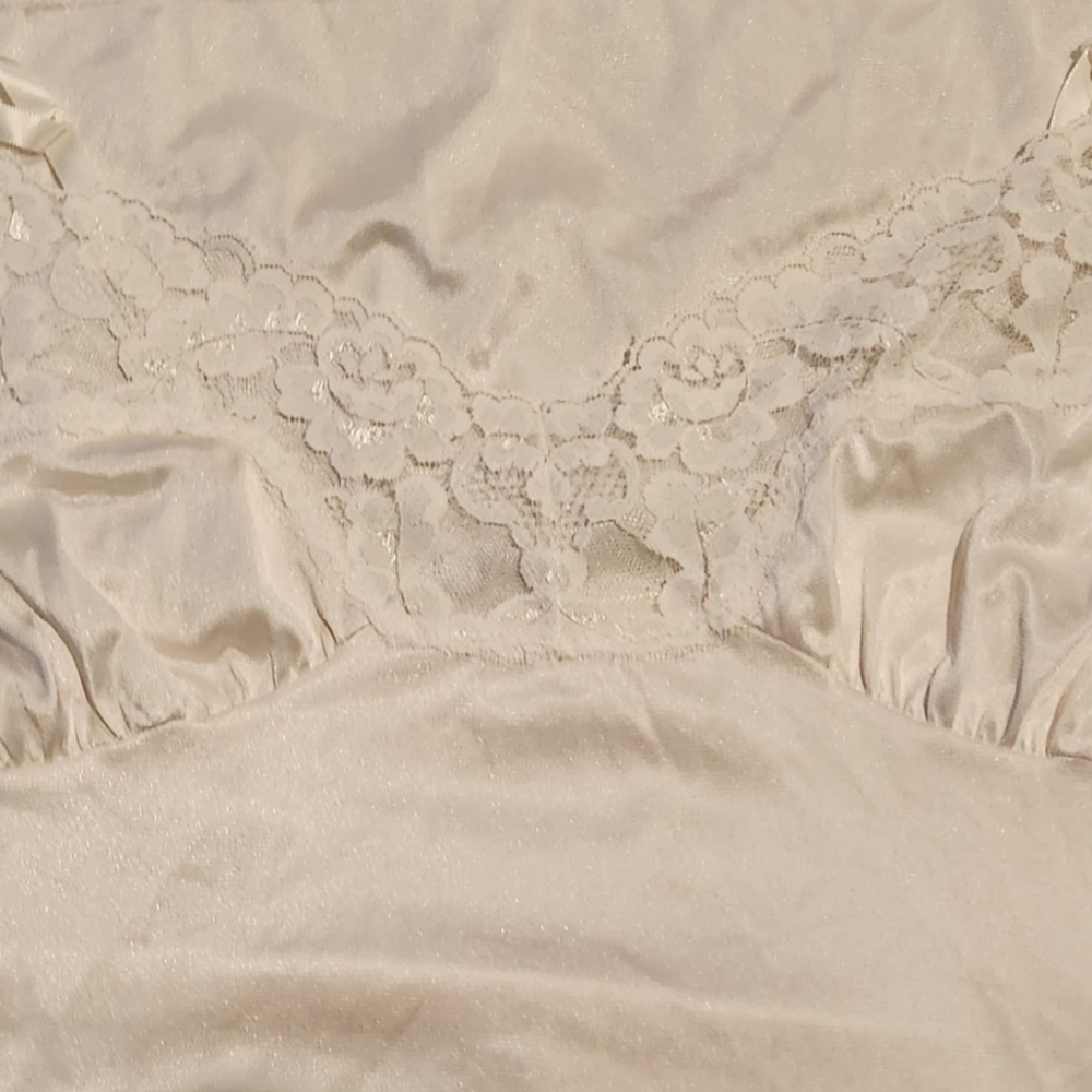 Vassarette white lingerie Style 10-805